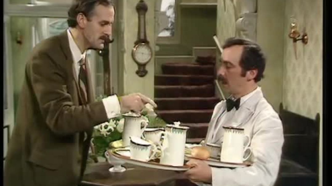 ⁣funny basil gives manuel a language lesson fawlty towers bbc