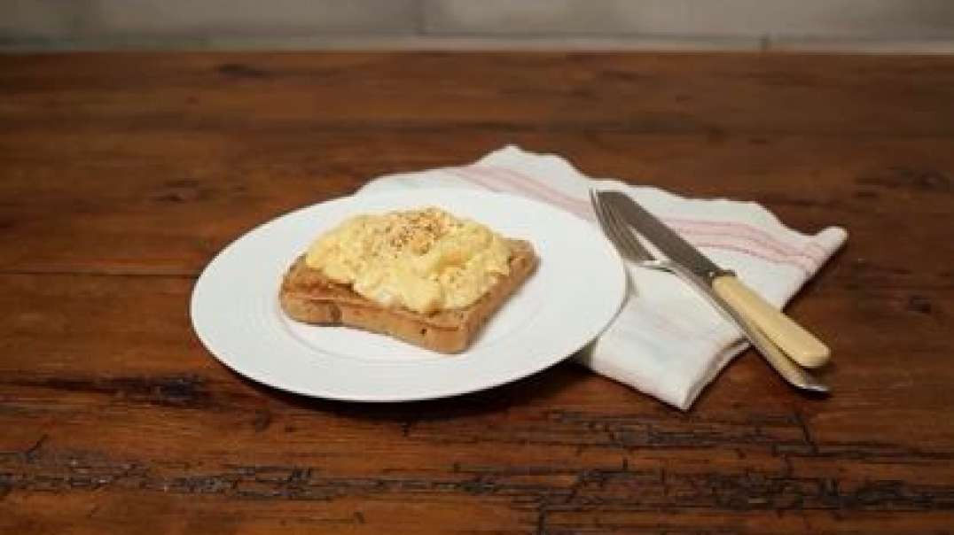 how to make the perfect scrambled eggs_bbc good food