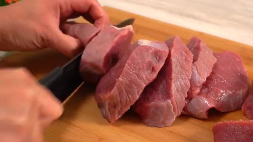 Nur wenige Leute kochen Rindfleisch so Köstliches Abendessen mit den einfachsten Zutaten