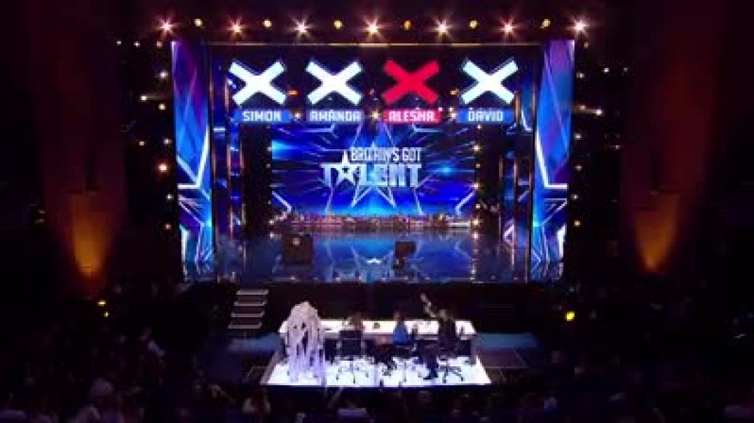 ⁣Simon Cowell Gets TP-ed During HILARIOUS Britain's Got Talent Audition