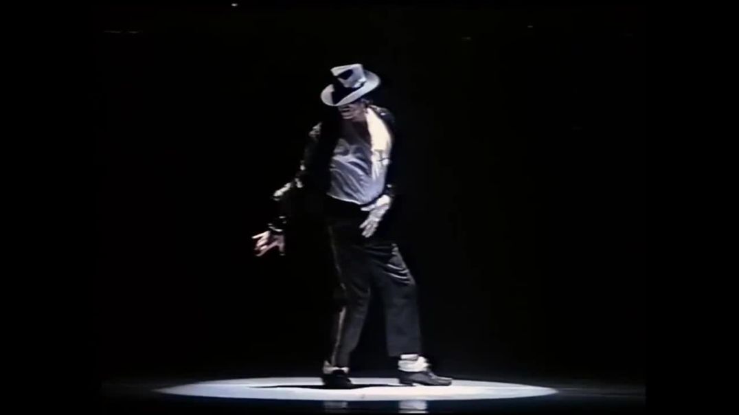 Michael Jacksons Dancing to Billie Jean  HD
