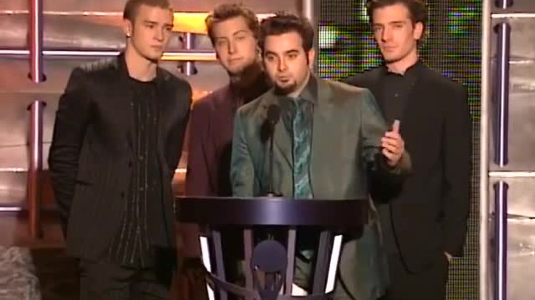 ⁣Justin Timberlake and NSYNC Induct Michael Jackson into the Rock and Roll Hall of Fame