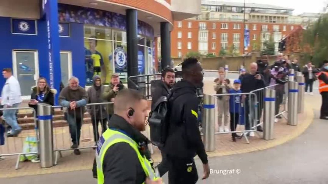 Chelsea goalkeeper Edouard Mendy walking home after the game with Norwich City FC