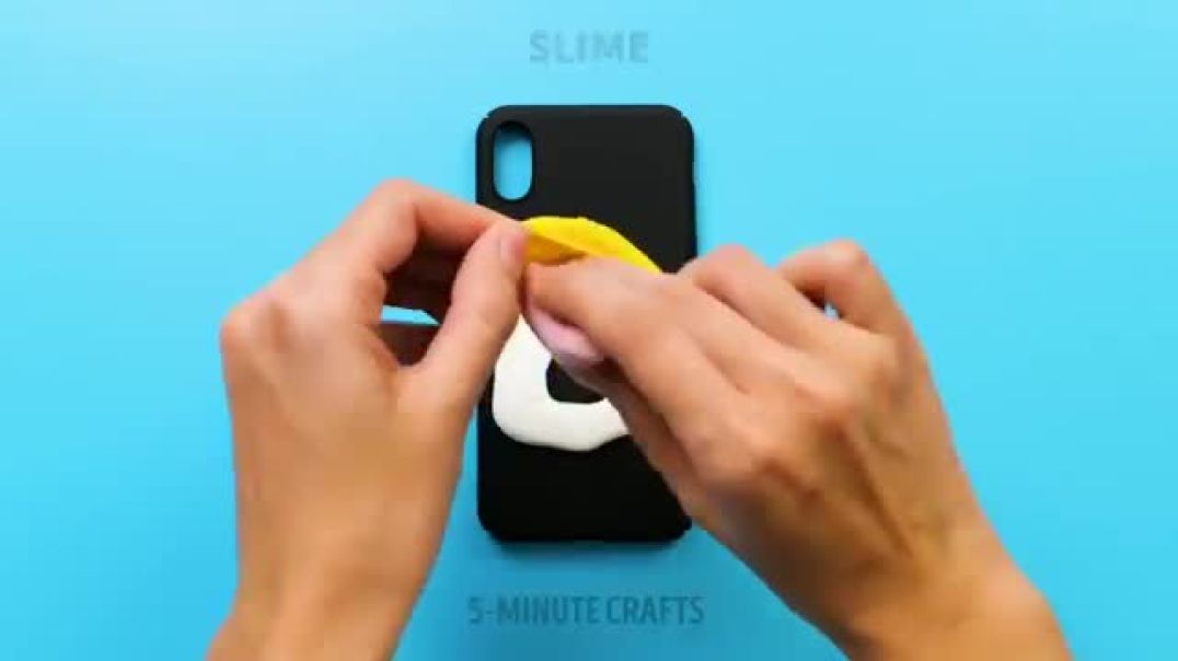 ⁣DIY Phone Cases To  Upgrade Your Boring  Phone