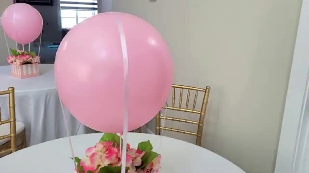 ⁣Balloon Floral Centerpiece DIY How to