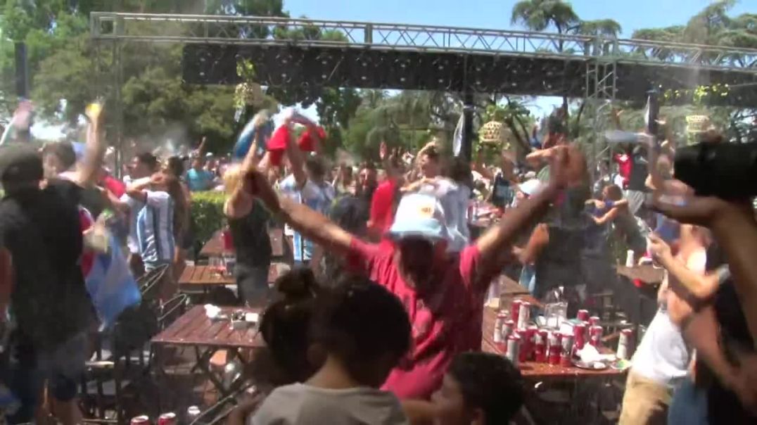 ⁣World Cup Argentina fans celebrate winning tournament