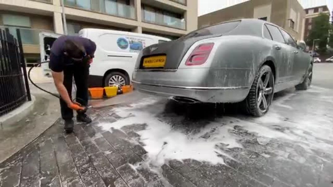 ⁣Day in the Life of a Luxury Car Cleaner in London