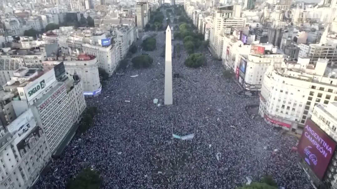 ⁣Drone captures sea of fans celebrating in Buenos Aires after Argentinas World Cup win