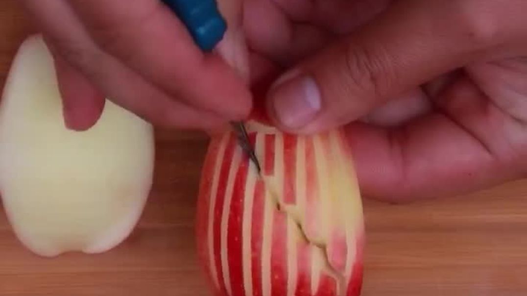 ⁣Apples Cutting Garnish - Beautiful Fruit Decor Ideas