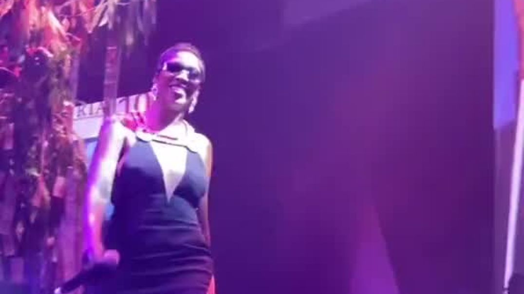 ⁣Day 2 Asake live in Lagos and Tiwa Savage joins him on stage to perform “Loaded