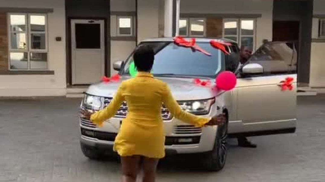 When u want to suprise your girlfriend but ended up surprising you
