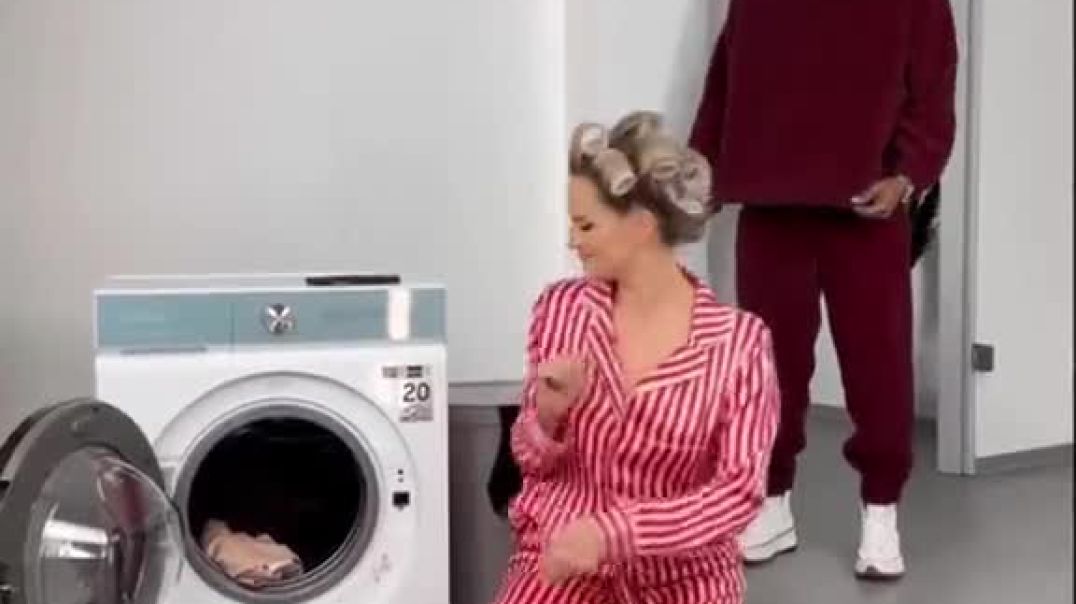 ⁣Samsung making last minute washing more fun and less stressful!