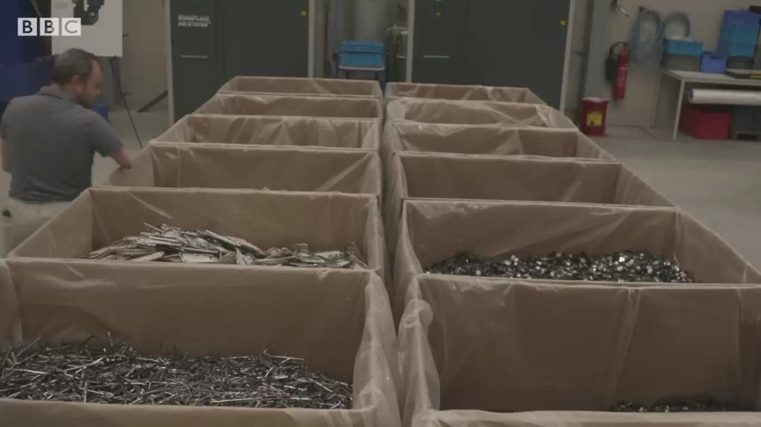 ⁣How a robot recycles our electronic waste – BBC News