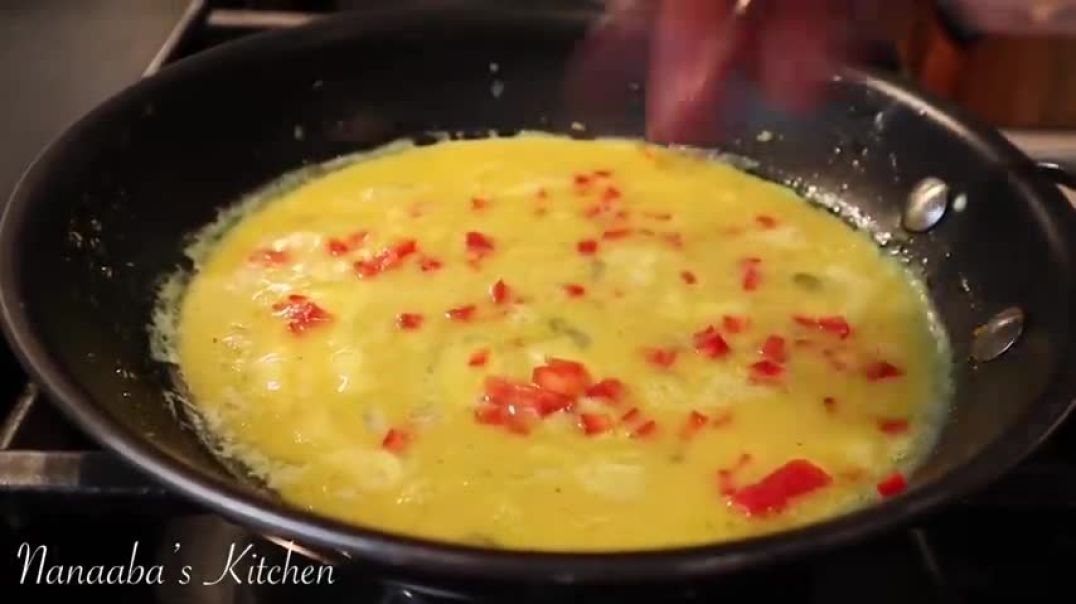 ⁣Quick and Easy way to make Tasty and  Fluffy Omelette