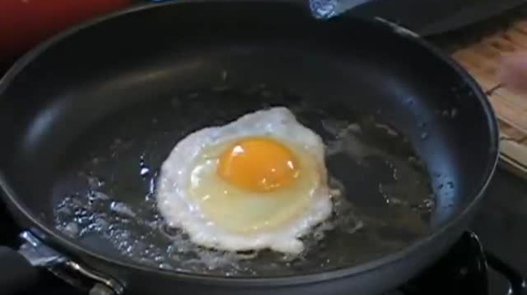 ⁣How toMake a Perfect Fried Egg