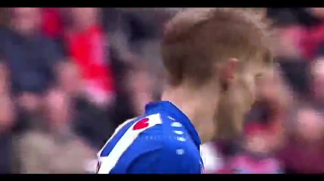 ⁣19 Year Old Martin Ødegaard Toying With Ajax Ten Hag