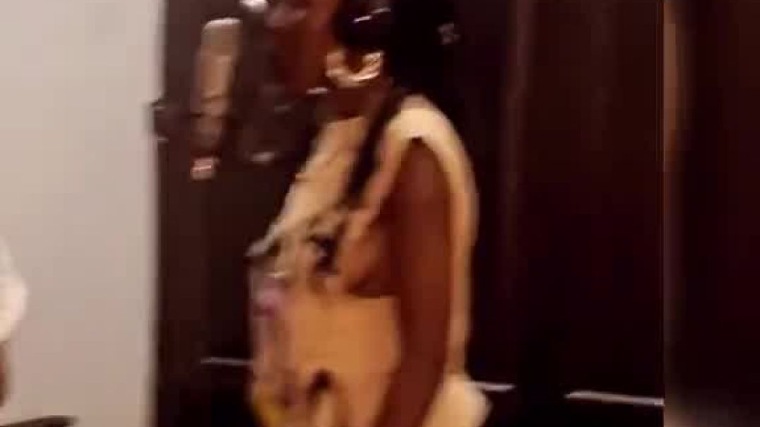 ⁣Singer Karol Kasita Has Spent Her Day In Studio Recording Anew Song
